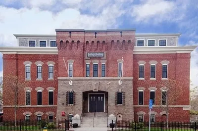 76 Court #8