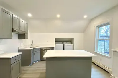 20 Howard St #3