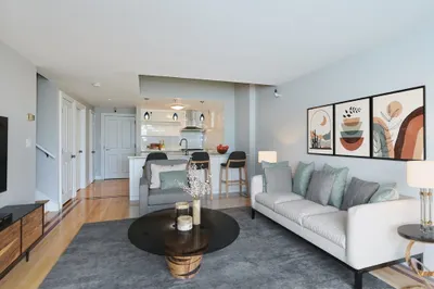 42 8th Street #3313