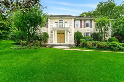 32 Monteiro Way
