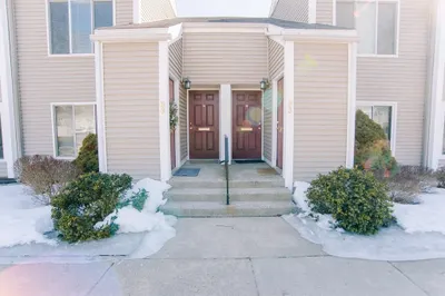 97 Nassau Dr #97 1