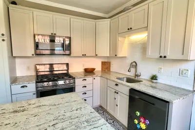 32 Lakeville Rd #2