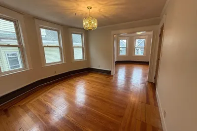 87 Bartlett St #2