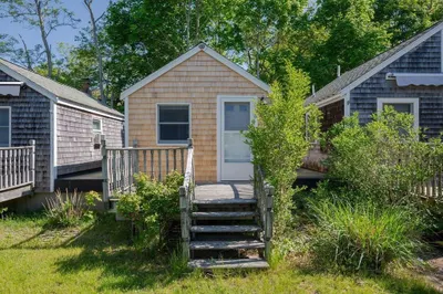 17 Shore Rd #6