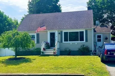 16 Douglas Ave