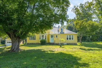 300 N Woodstock Rd 1