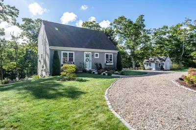 137 Falmouth Sandwich Rd 1