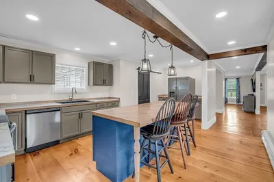 102 King St 1