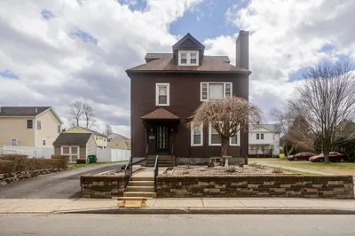 798 Front St 1