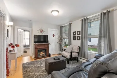448 Main St #1