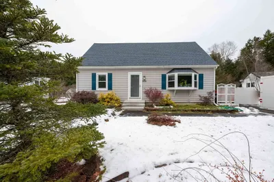 2 Dwight Cir