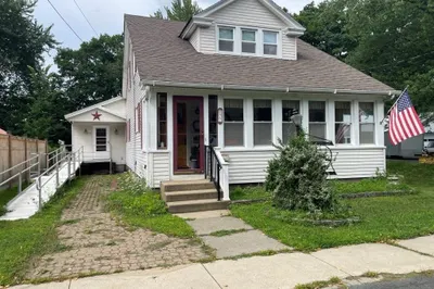 77 Newton St 1