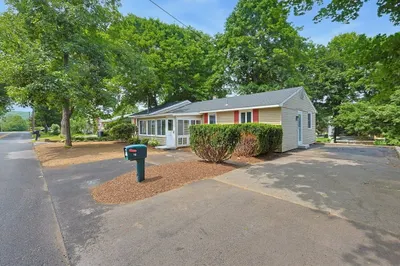 16 Smithville Rd