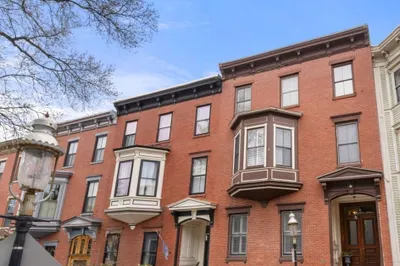 24 Cordis St #2-2