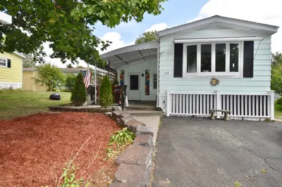 24 Lamplighter Lane #24 1