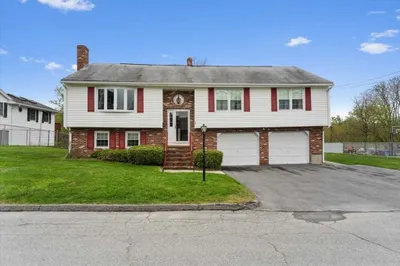 44 Amanola Ave 1