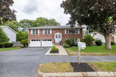 32 Benton Cir