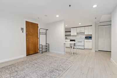 1427 Commonwealth Ave #102