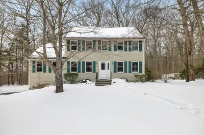 220 Alana Dr 1