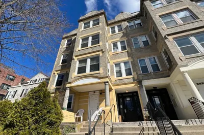 59a Strathmore Rd #3