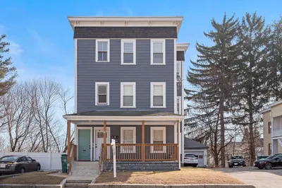 348 Rollstone St 1