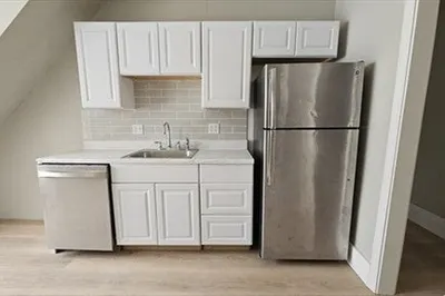 15 Proctor St #3 1