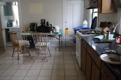 10-12 Saunders St #12