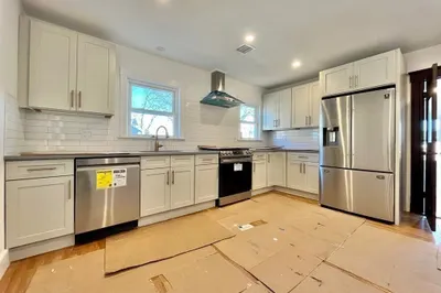 9-11 Maplewood St #11