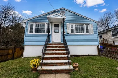 89 Cleveland St