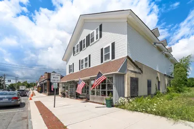 61 Main St 1