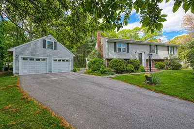 25 Laurie Cir 1