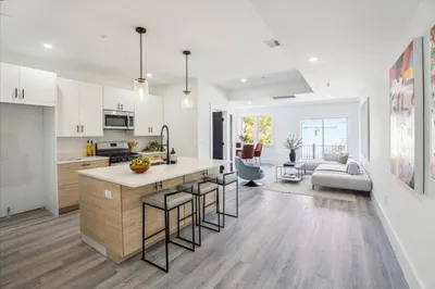 304 Sumner St #3