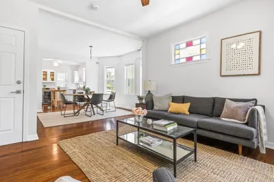 31 Golden Ave #31