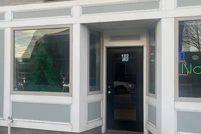 160 Main St 1
