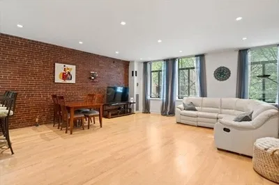 142 Commercial St #304 1