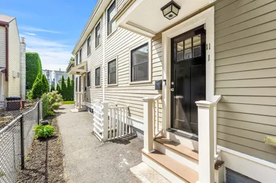11 8th St #1 1