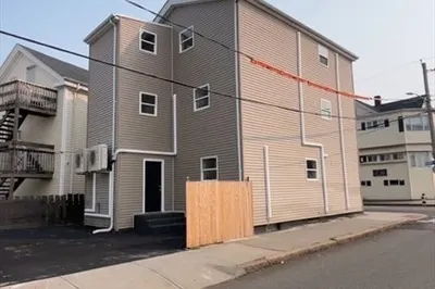186 Rodman St