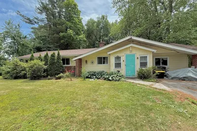 46 Barry Rd 1