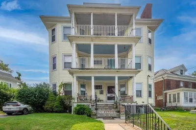33 Oak St 1