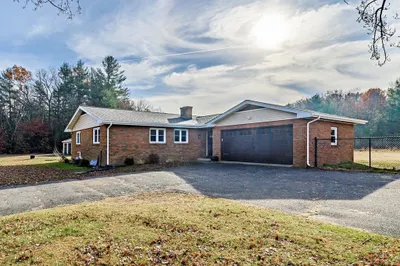 555 Holyoke Rd 1