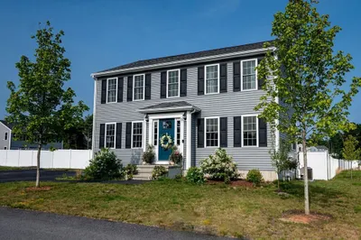 61 Copper Lantern Dr 1