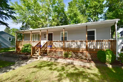 3 Vineland Ave 1