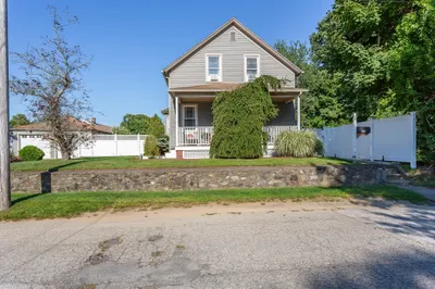16 Burke St