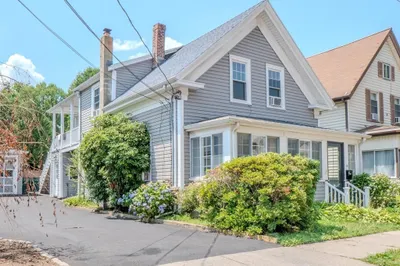 16 Cleveland St