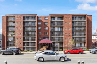 100 High St #202