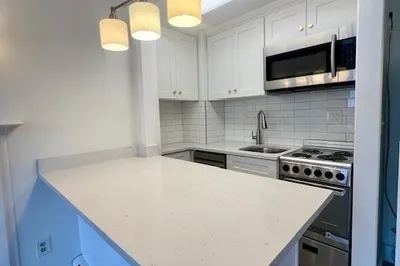 591 Beacon St #3 1