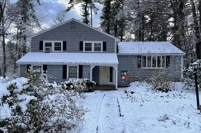64 James Rd