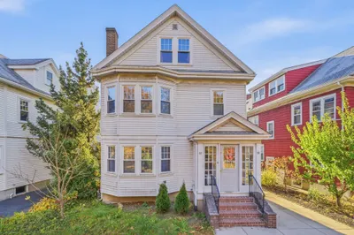 27 Seagrav Rd #1 1