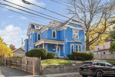 77 Rowe St