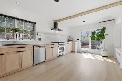 11 Sherwood St #1 1